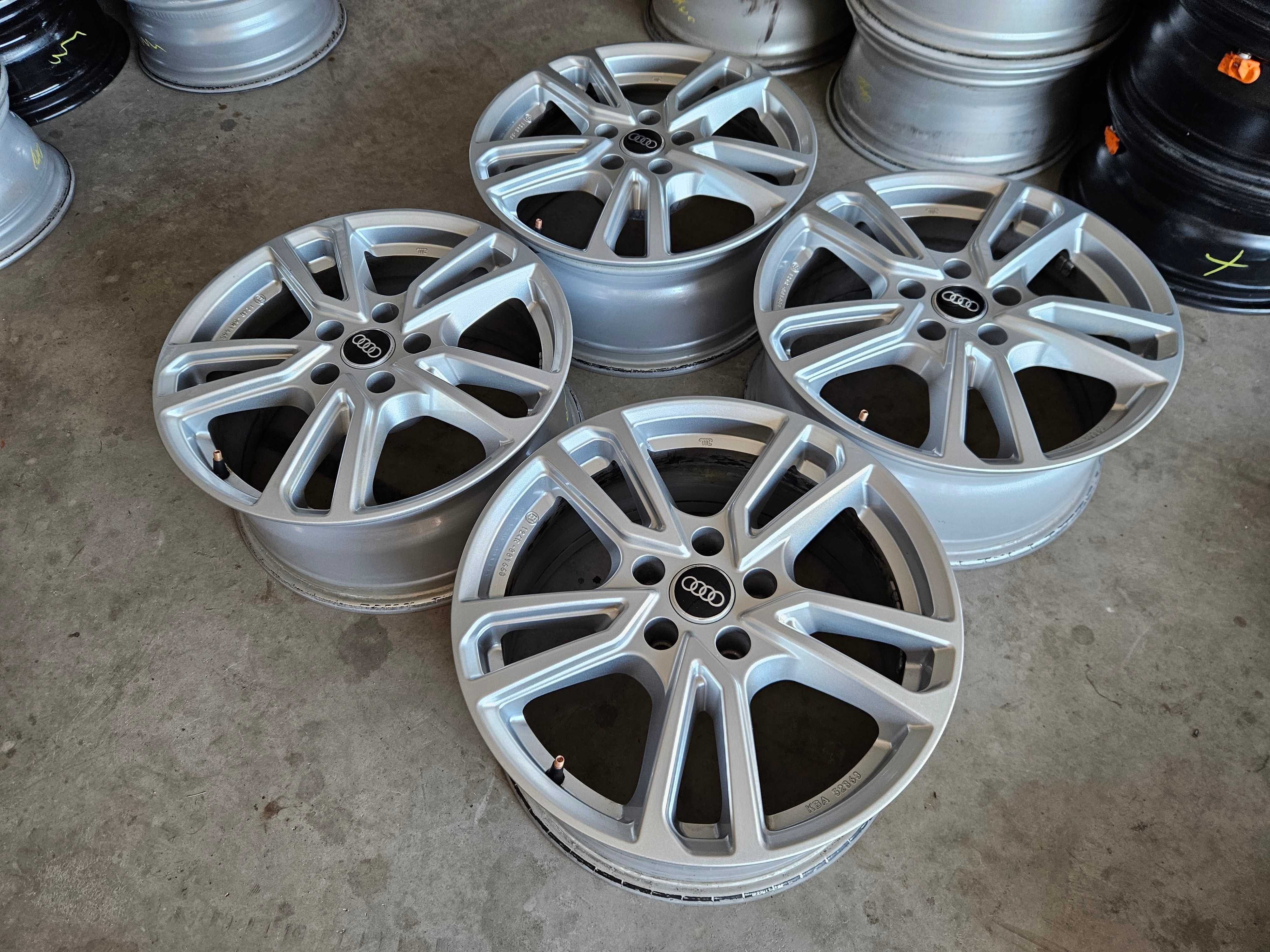 Alufelgi 17" Audi A3 8p 8v 8y A4 b6 b7 b8 b9 a6 c5 c6 q3 S-line 5x112