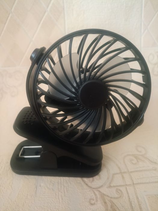 Вентилятор с прищепкой и подсветкой - 3 скорости (от АКБ и сети)