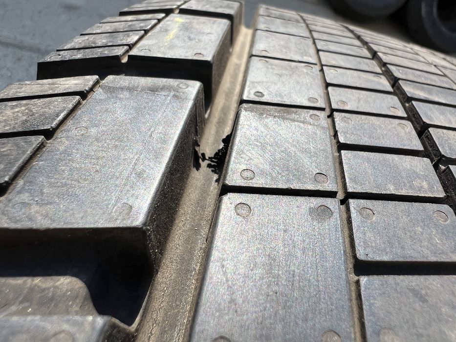 315/70/22,5 Continental шини резина