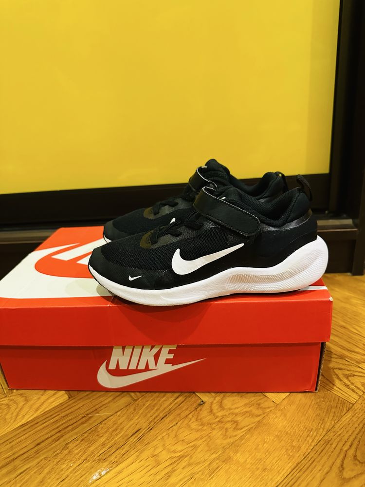 Кроссовки Nike Revolution размер 31.5