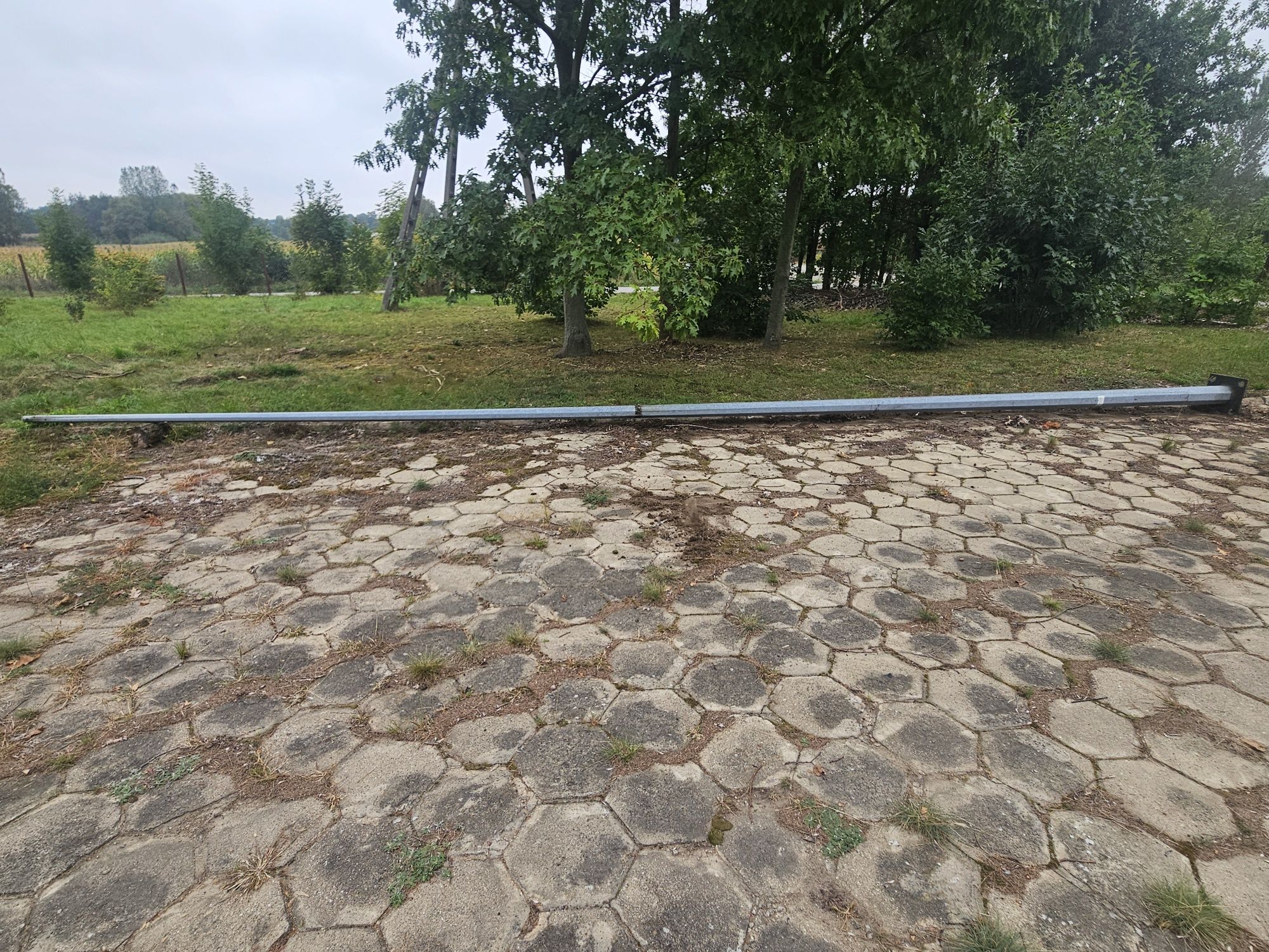 Słup oświetleniowy maszt latarnia Valmont 12m