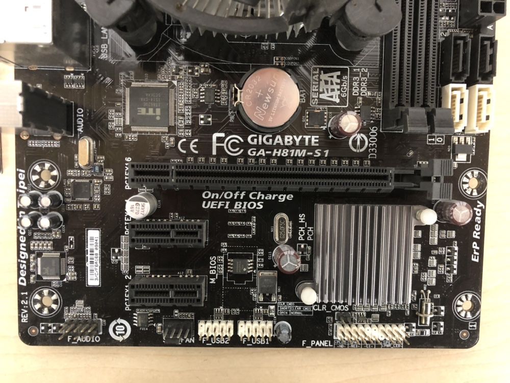 Материнская плата Gigabyte h81m-S1 PentiumG3260 3.3Ghz/socket1150/ddr3