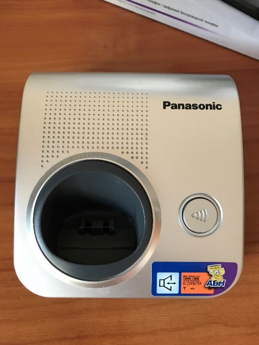 Телефон Panasonic KX-TG7207UA