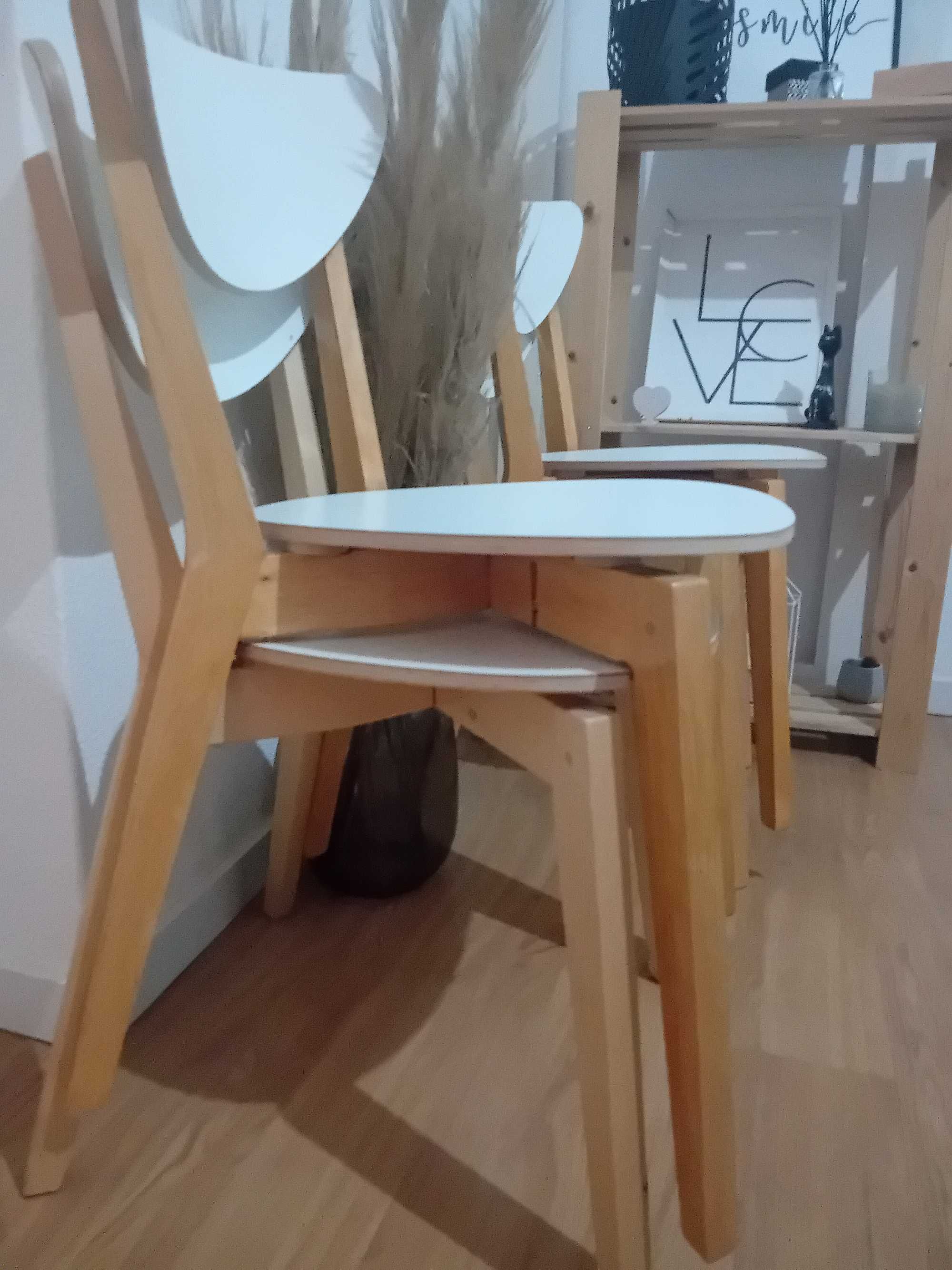 Mesa extensível com 6 cadeiras