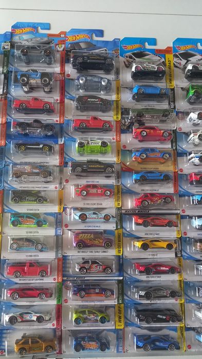 Ford Hot Wheels miniaturas de coleção