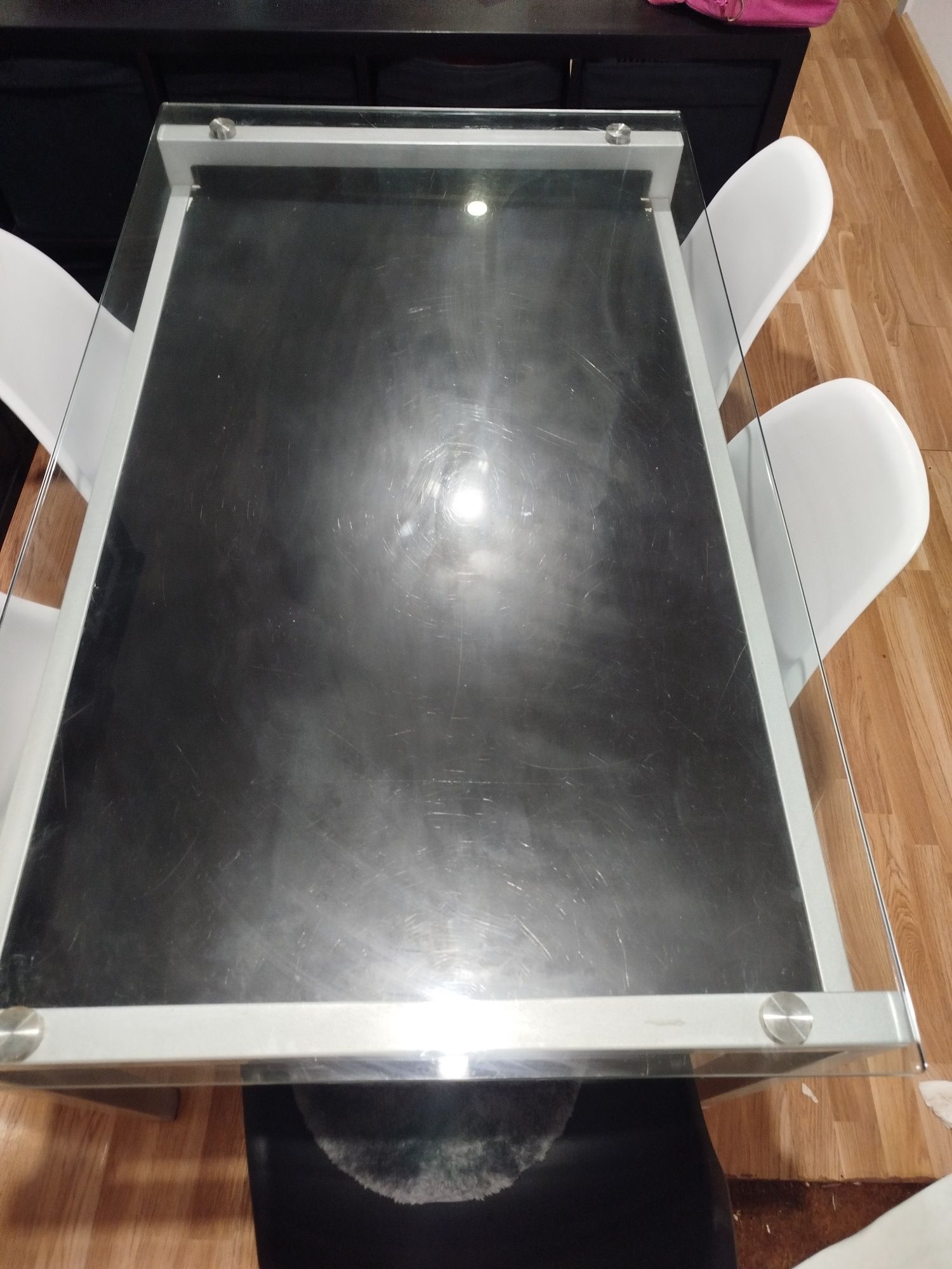 Vendo ou troco por algo do meu interesse  Mesa de vidro  e Ferro para