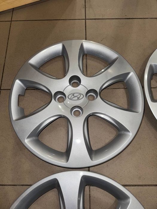 Колпаки r15 hyndai accent оригінал (4 шт комплект)