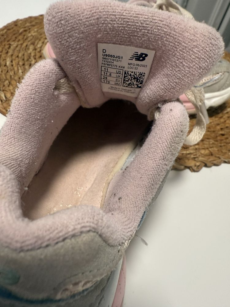 Кросівки new balance 9060