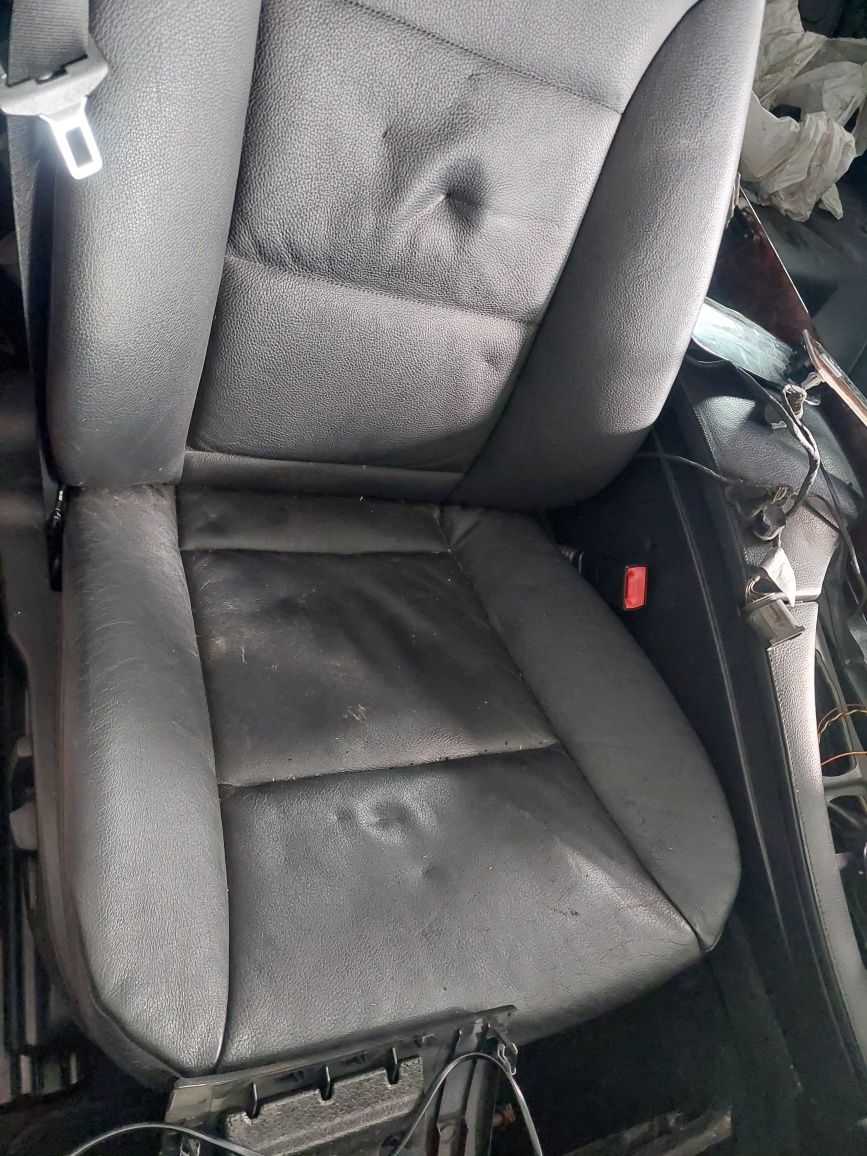siedzenia skóra kanapa fotele boczki bmw e60 sedan LIFT skóra czarna