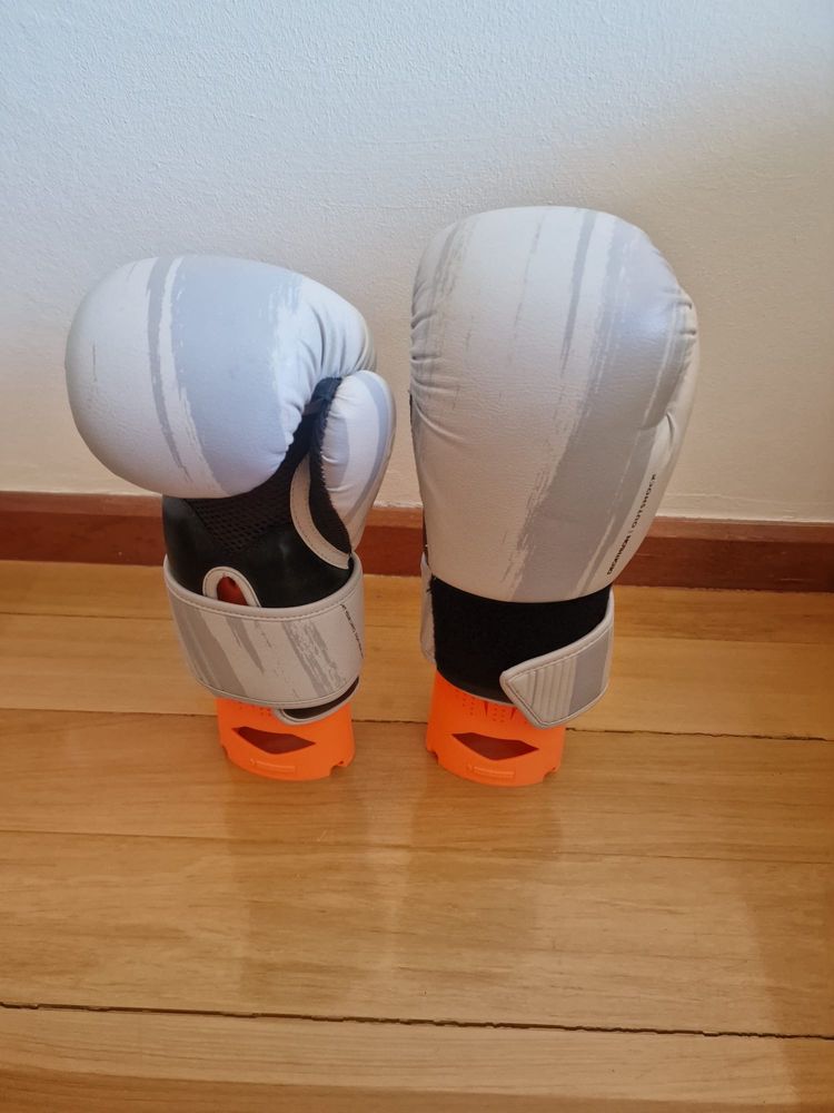 Luvas de boxe e Patas de Urso