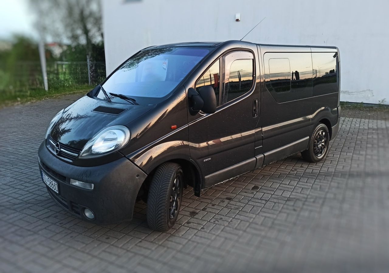 Opel Vivaro 1.9dti 9 osobowy