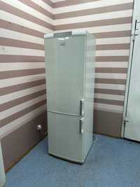 Холодильник AEG S40360 KG повна комплектація. В гарному стані.