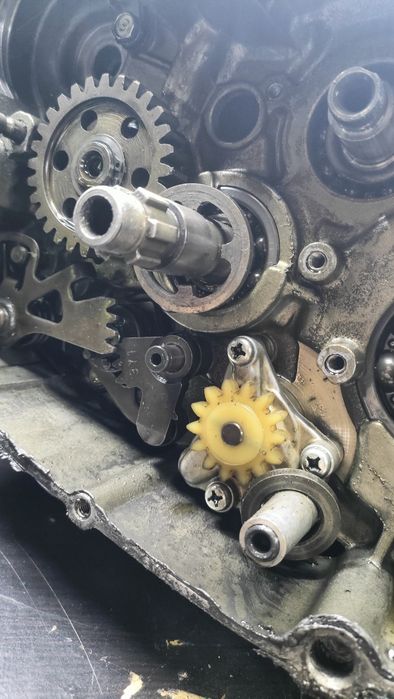 Wyprzedaż Yamaha xt350 silnik części silnik pompa cylinder