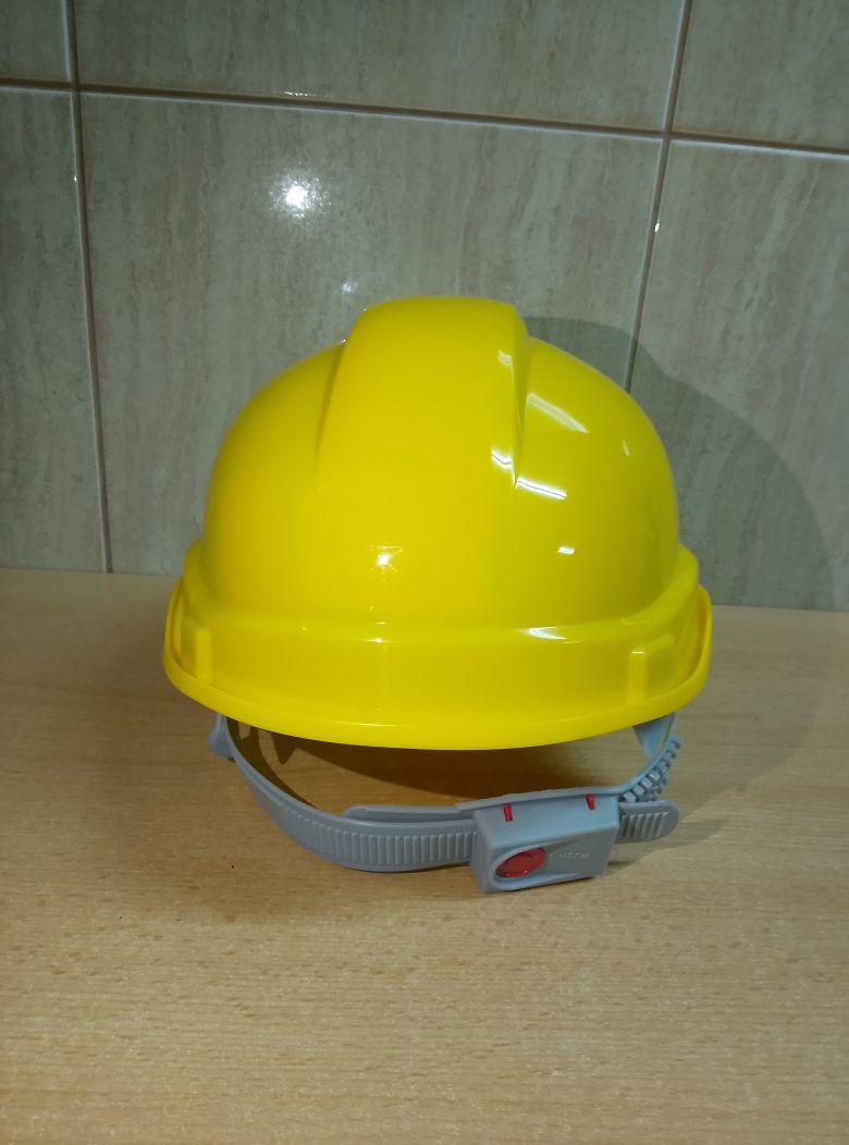 Nowy kask ochronny Consorte