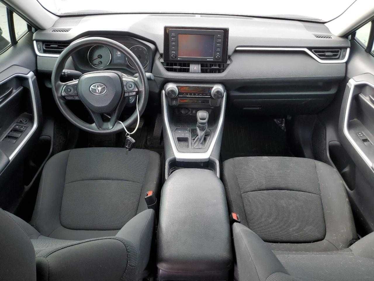 Toyota Rav 4 LE 2020