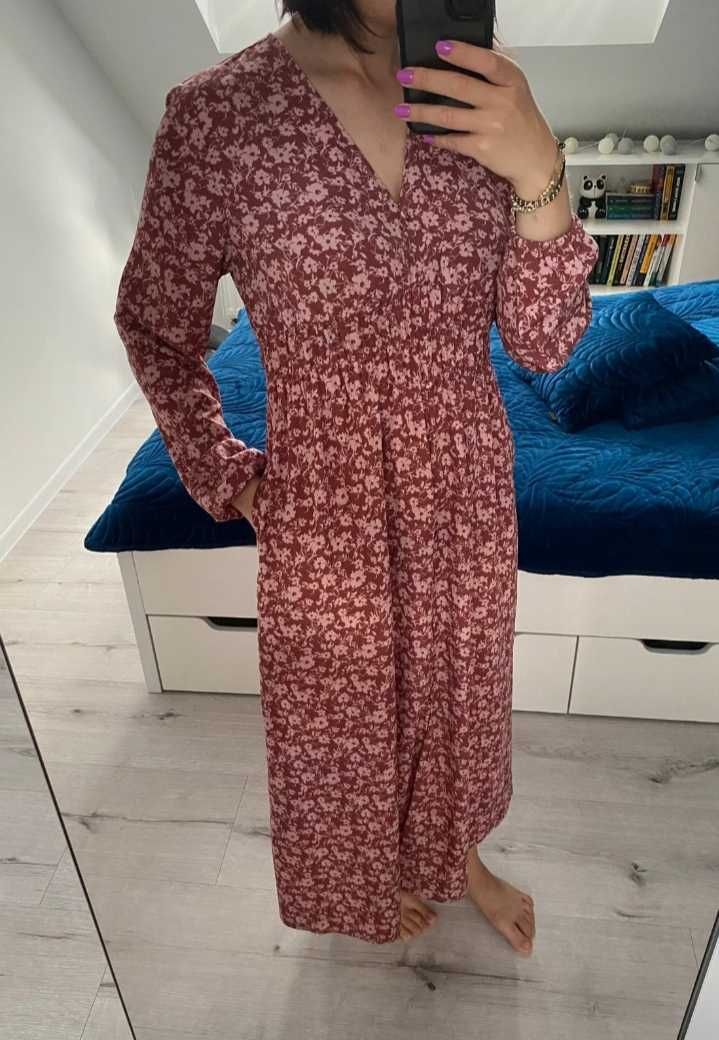 Długa kwiecista zwiewna sukienka w stylu Boho 38