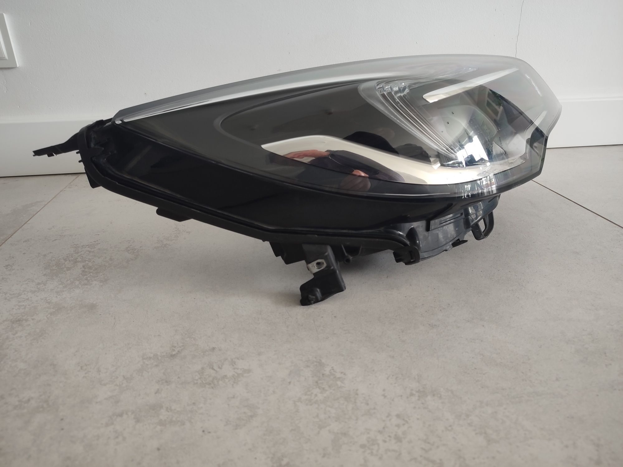 Lampa Reflektor Prawy Przód Opel Astra k 5 Led 19r Oryginał