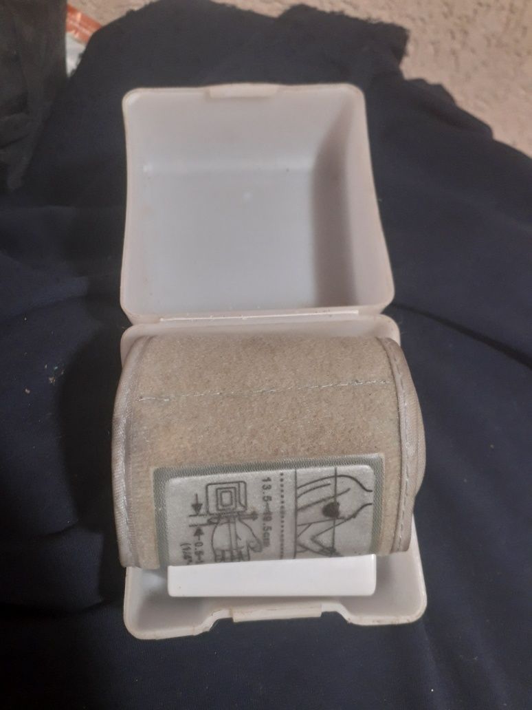 Продам тонометр наручный