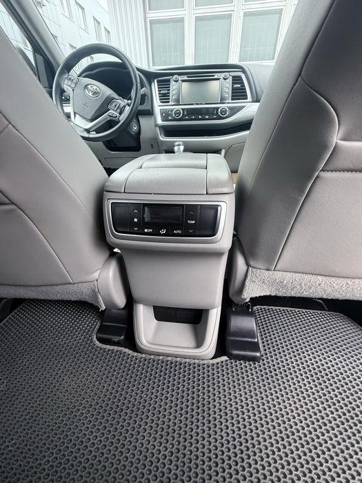 Toyota Highlander 2017 AWD 3.5 V6  Відмінний стан  110 000 км