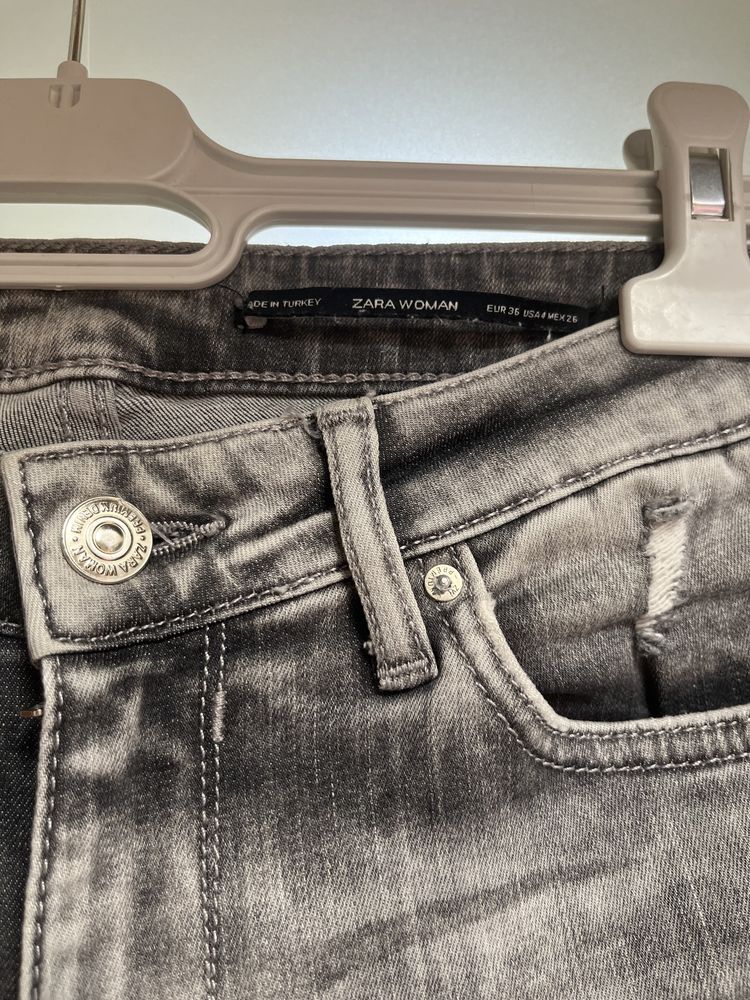 Szare dopasowane sprane jeansy Zara
