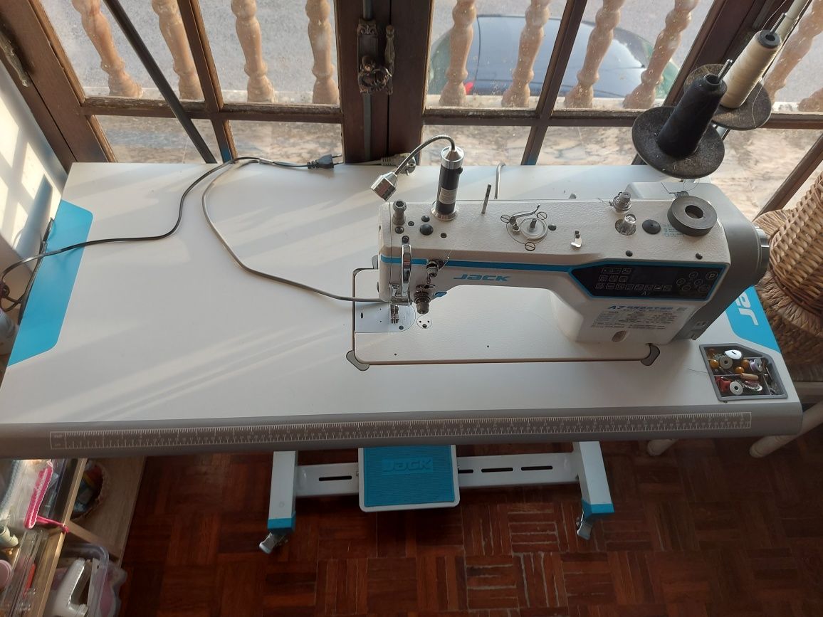Máquina de costura Jack A7