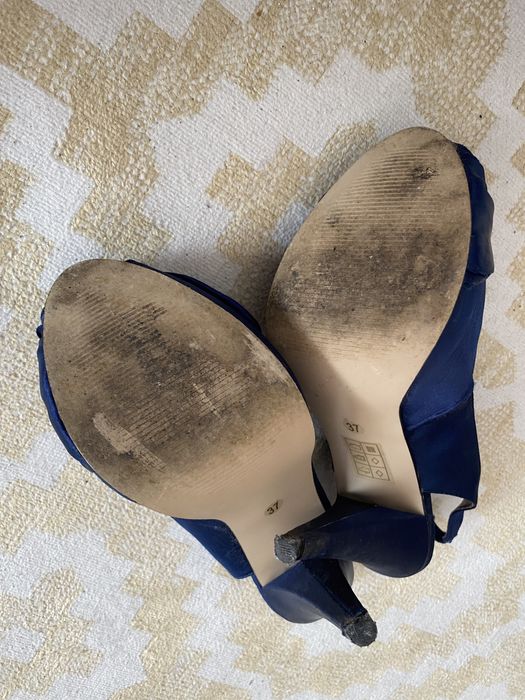 Sapato azul como novo