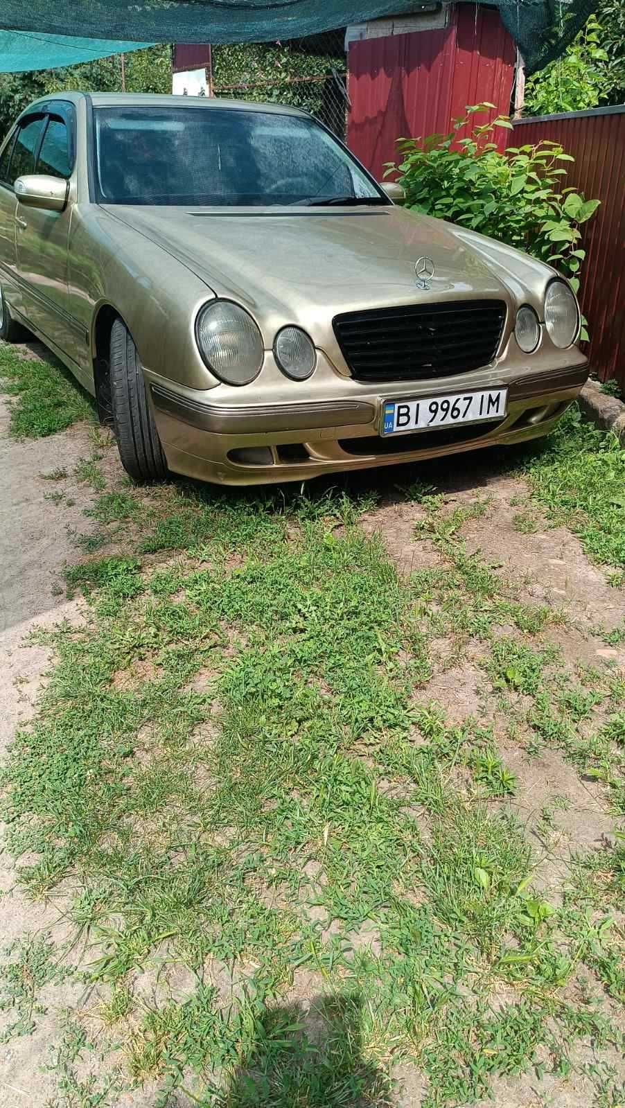 Мерседес 210  2002р' в