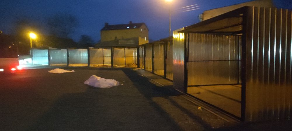 Garaż do wynajęcia 3x5 Dzierżoniów  centrum monitorowane