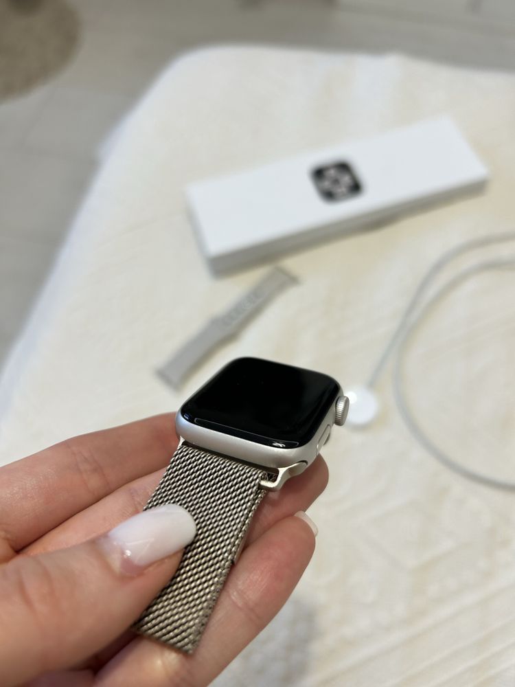 Apple watch SE Gold