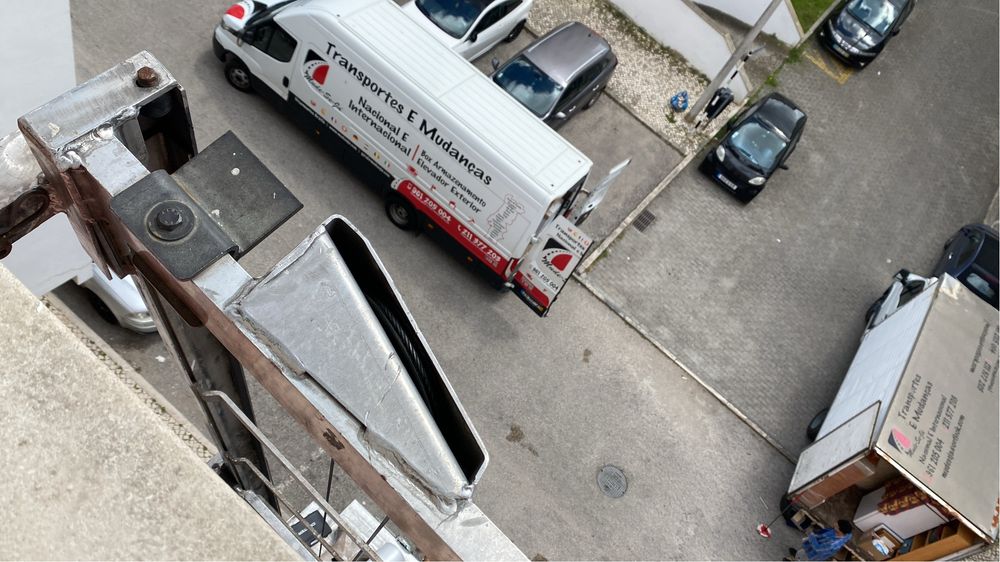 Elevador Exterior  / Plataforma Elevatória / Grua