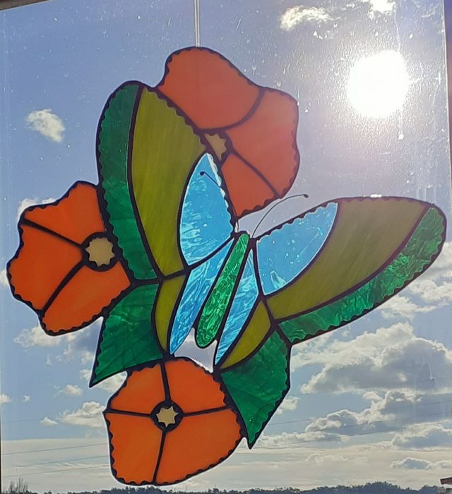 Borboleta em vitral.  31 cm