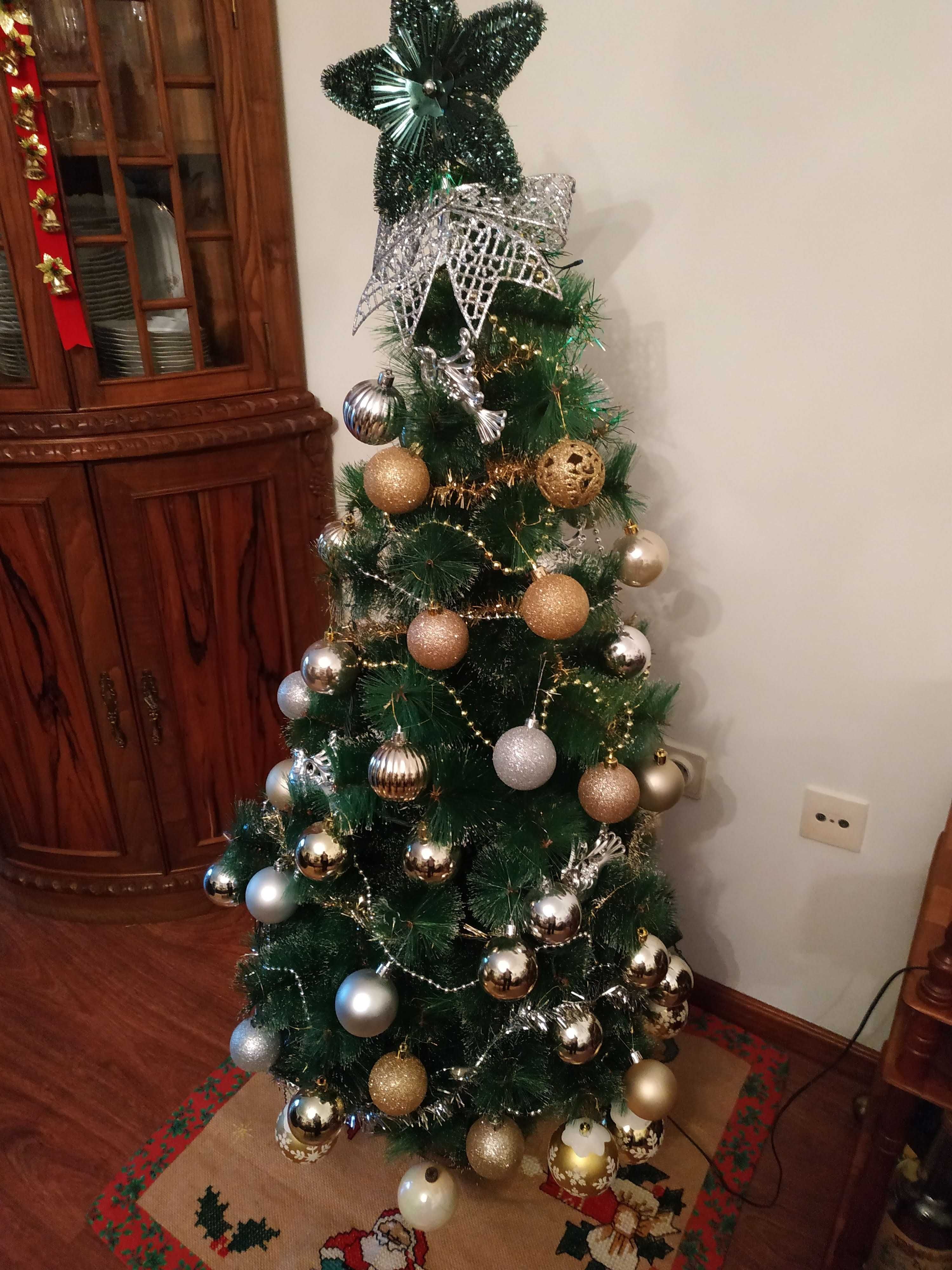 Vendo árvore de Natal imitação de pinheirinho!