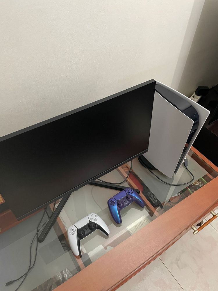 PS5 + Monitor + 2 Comandos