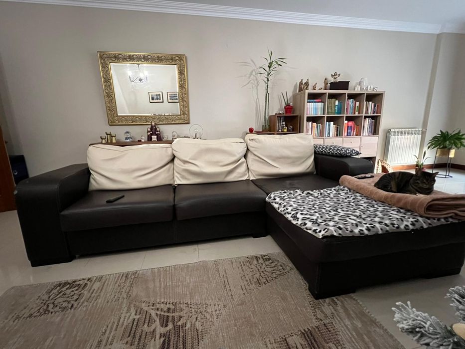 Sofá com chaise longue