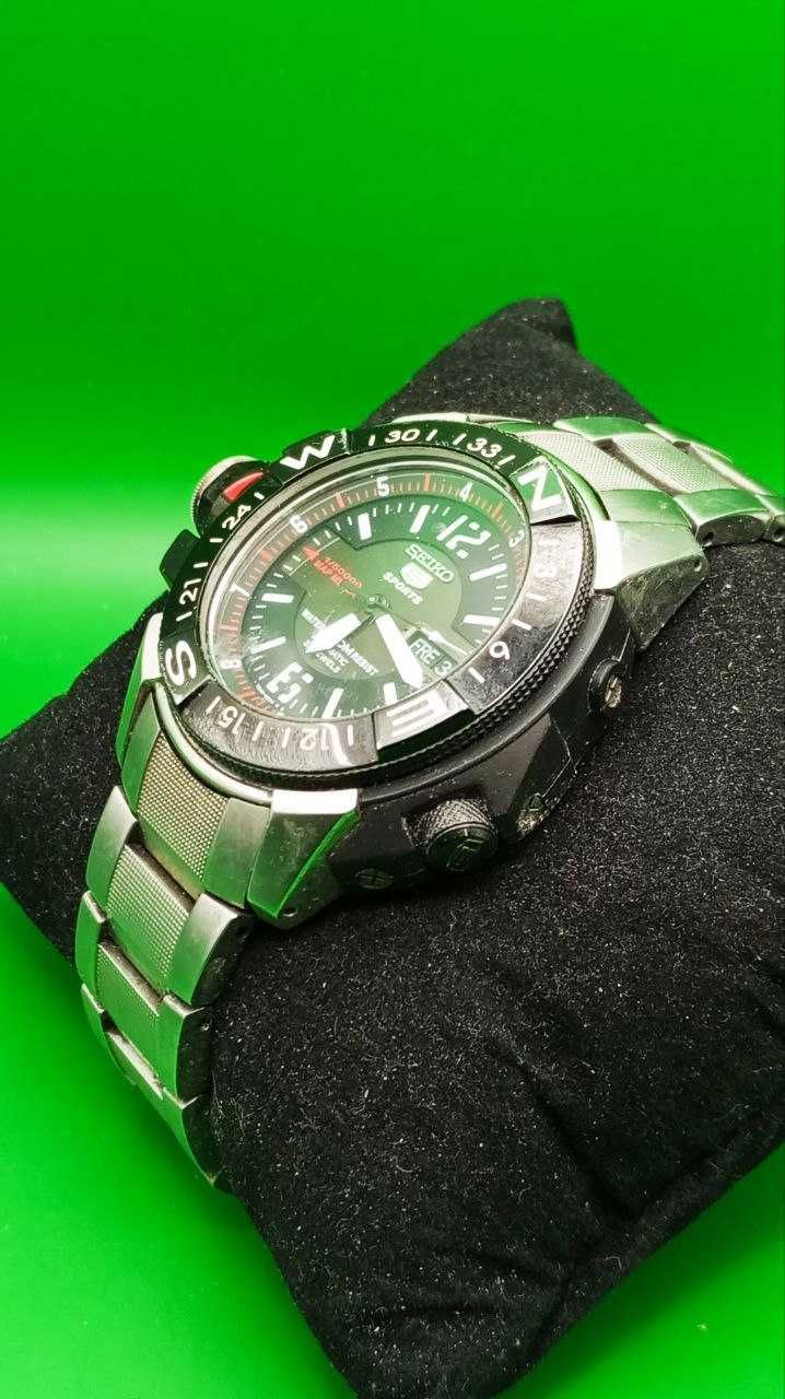 Классические часы Seiko 5 Sports SKZ229K1 «Atlas / Landshark»
