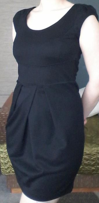 RESERVED klasyczna czarna sukienka mini rozm. M