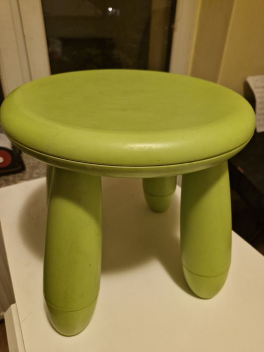 Mammut stołek ikea