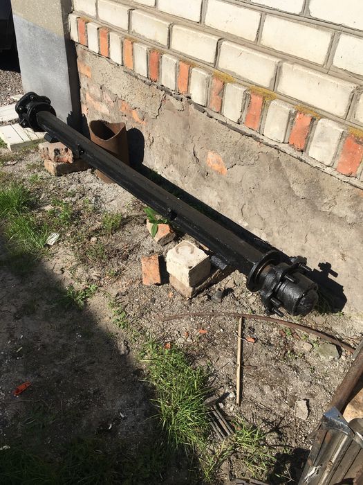 Балка з ступецями для прицепа