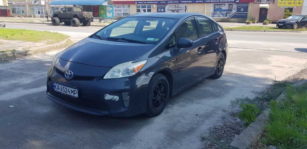 Викуп Toyota Prius 2013 р.в. під власні і під таксі.