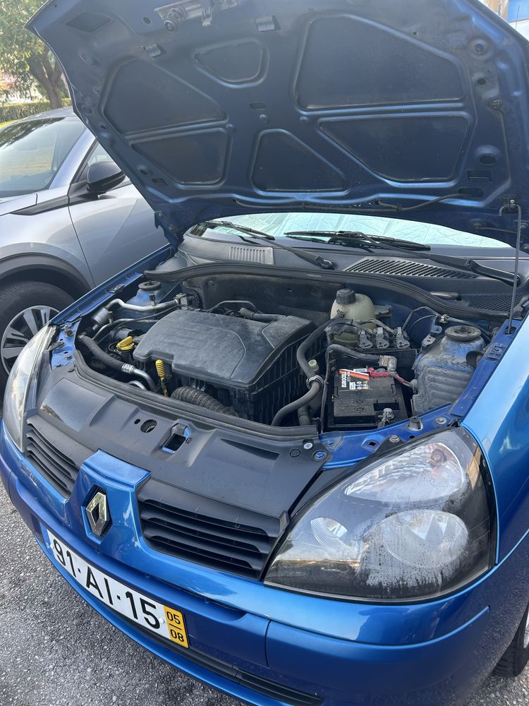 Vende-se Renault Clio 2005 em bom estado!
