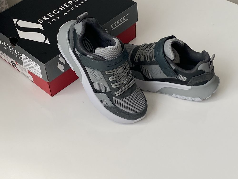 Skechers крутезні кросівки оригінал р.33 р.33,5
