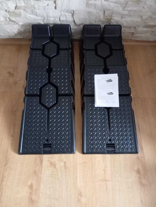 Najazdy samochodowe 2 sztuki