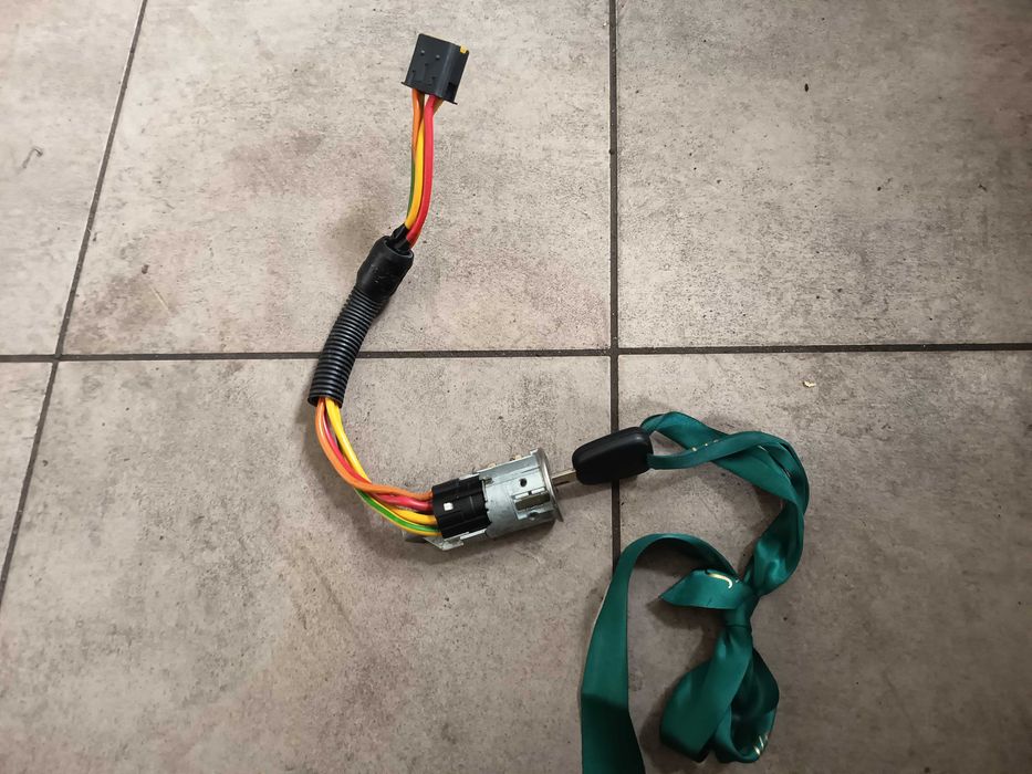 Renault Clio II Lift stacyjka z kluczykiem FV transport/dostawa