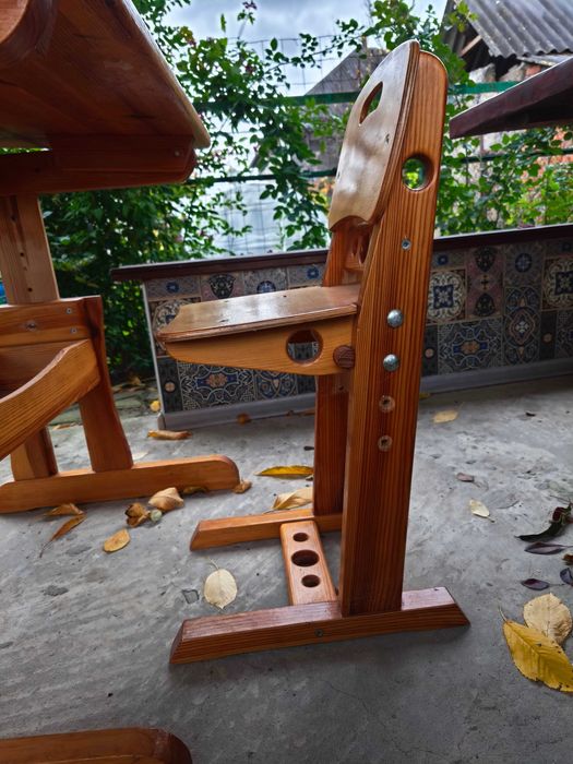 Парта дерев'яна з можливістю регулювання висоти і кута нахилу