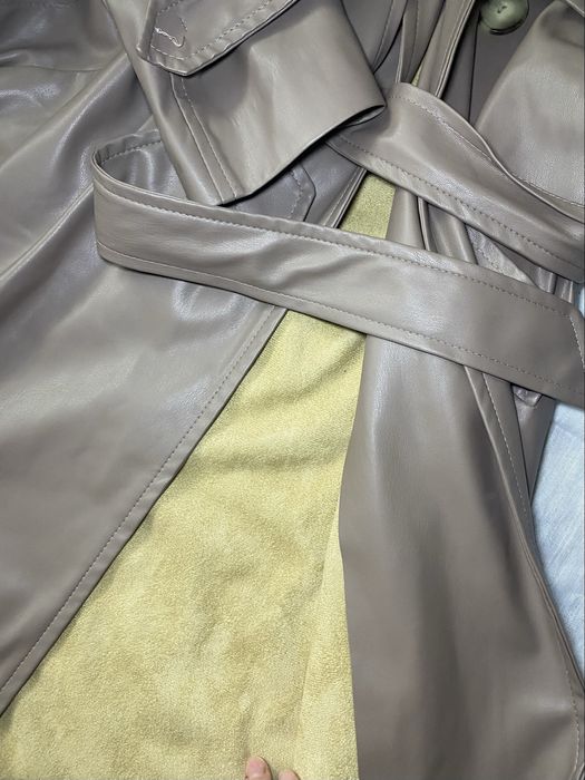 Трендове пальто-плащ