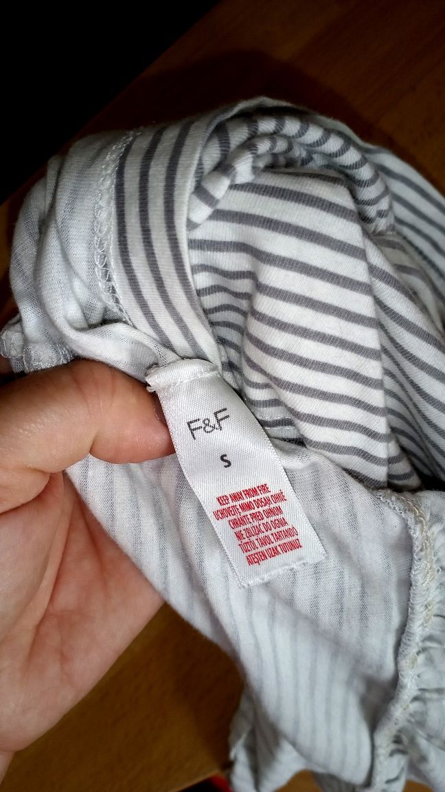 Koszulka nocna na ramiączkach biała w szare paski z falbanką F&F 36/S