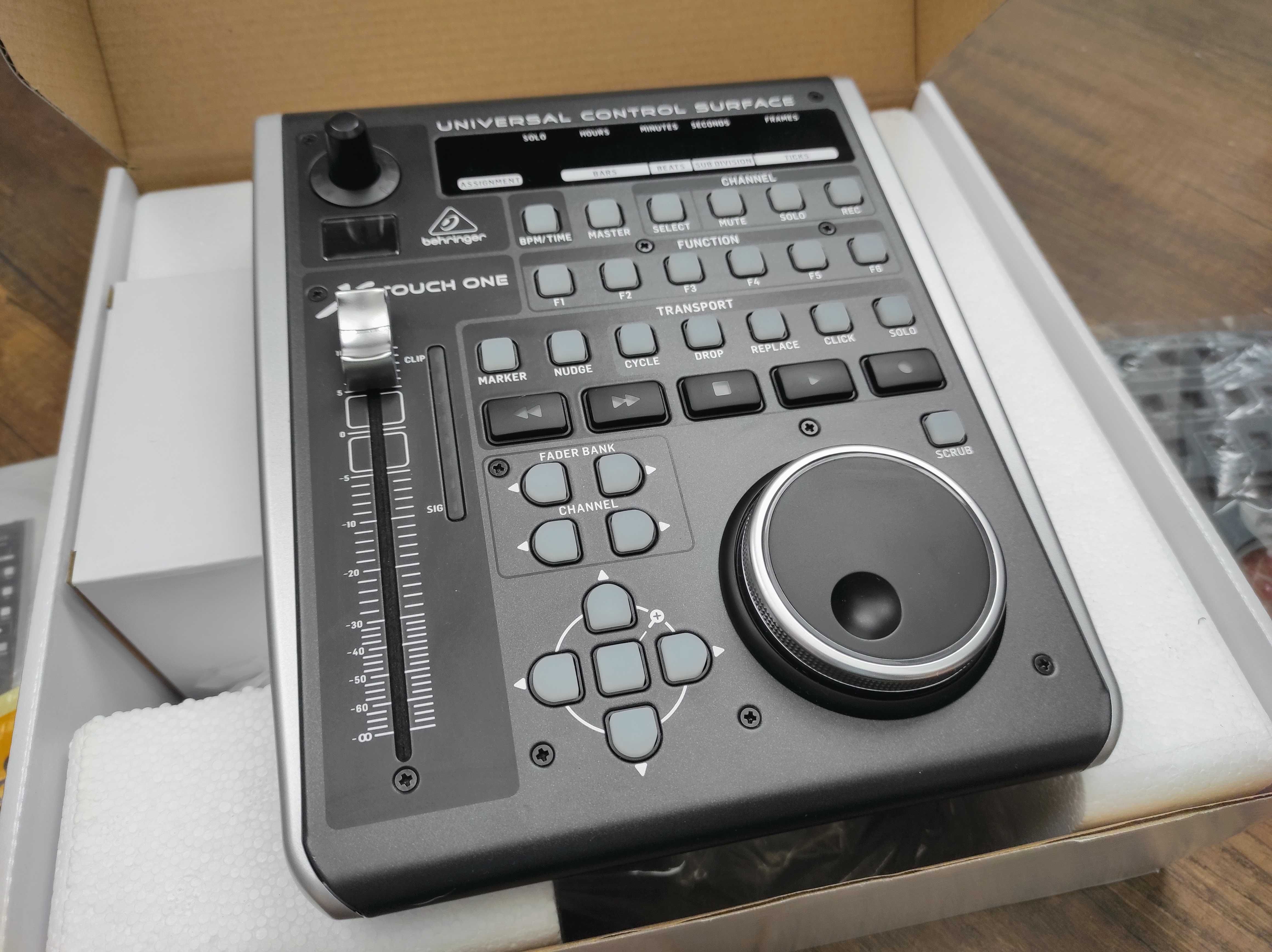 Behringer X‑Touch One — універсальний DAW-контролер, стан нового!