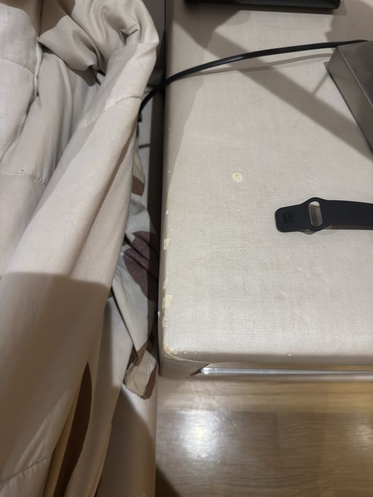 Vendo cama, camiseiros e candeeiros