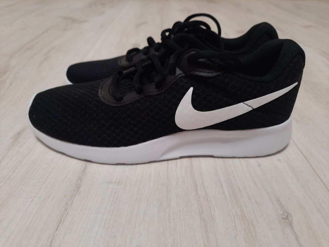 Жіночі оригінальні кросівки Nike Tanjun (DJ6258-003)