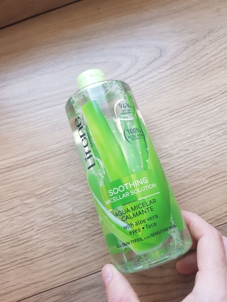 Lirene  Łagodzący płyn micelarny z aloesem 400ml